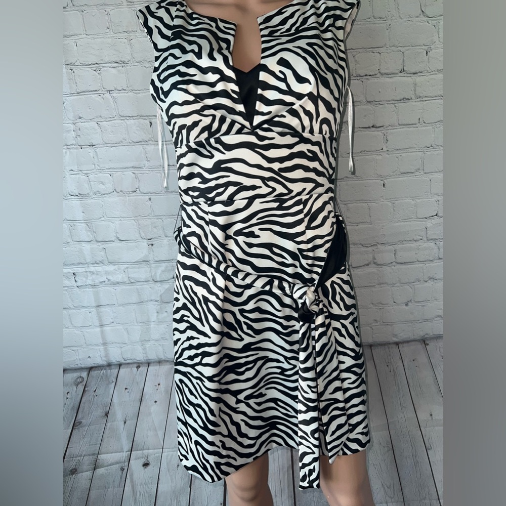 White House Black Market Zebra Print Black & White dress size 0 - Picture 3 of 7